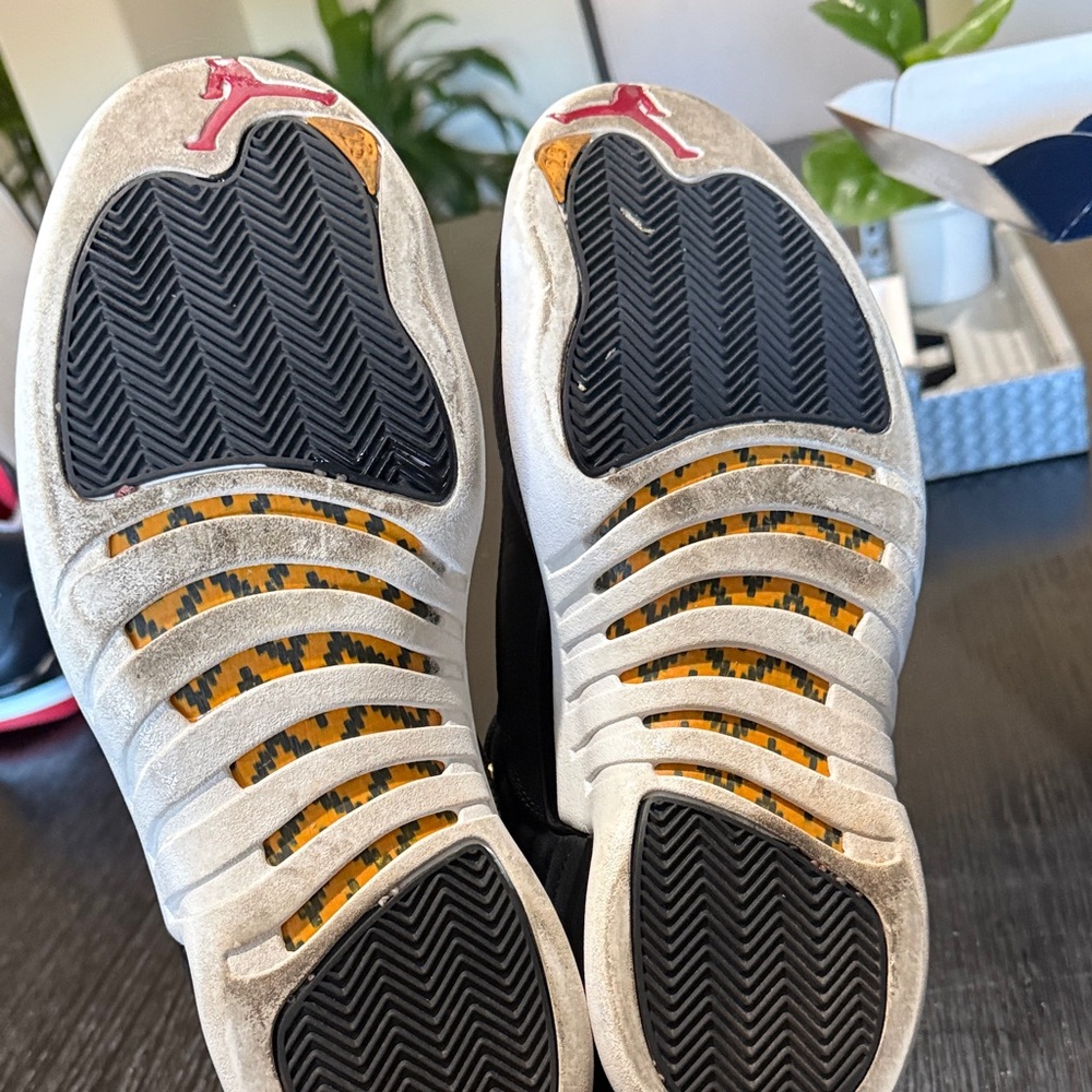 Jordan 12 Retro Reverse Taxi Size 12 - Picture 8 of 9